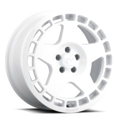Staggered Full Set: Fifteen52 Turbomac Rally White