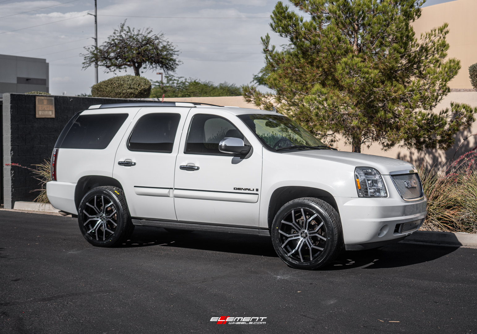 GMC Yukon Wheels Custom Rim and Tire Packages