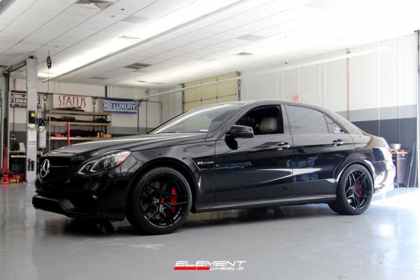 19 inch Staggered Variant Xenon Satin Black on a 2014 Mercedes Benz E63 AMG