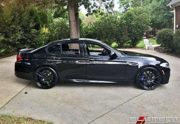 22 inch Staggered Ace Alloy Mesh-7 All Gloss Black on a 2013 BMW M5 w/ Specs