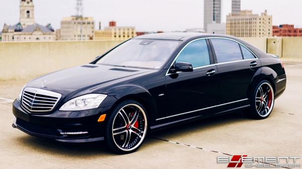 22 inch Staggered XIX X15 Black w/ Machined Face (Chrome Steel Lip) on a 2012 Mercedes Benz S550 w/ Specs
