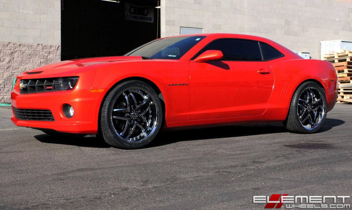 22 inch Staggered Gianna Blitz Chrome w/ 2 Prong Black Inserts on a 2012 Chevrolet Camaro SS w/ Specs