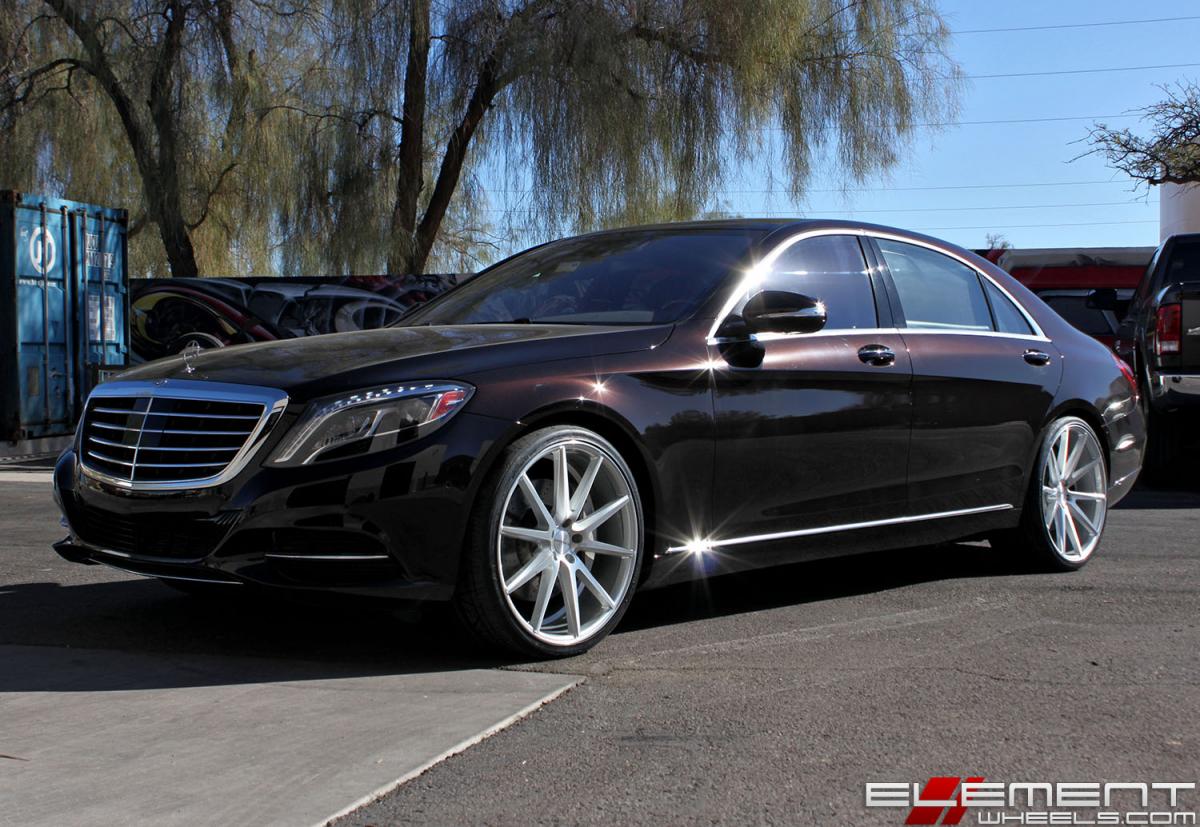 22 inch Staggered Vossen VFS1 Gloss Silver Brushed Face on a 2015 Mercedes Benz S550 w/ Specs
