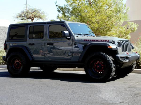 17 Inch Fuel Off-Road Stroke  Gloss Black w/ Candy Red D612 on a 2020 Jeep Wrangler JL Rubicon