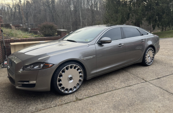 Staggered 22 inch Asanti ABL-45 in Gloss Platinum Machined on a 2017 Jaguar XJL Super Charged