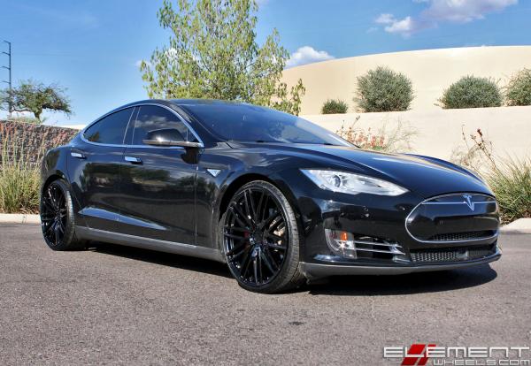 22 inch Staggered Niche Anzio Gloss Black on a 2014 Tesla Model S w/ specs