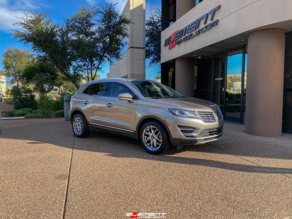 18 Inch MKW Avenue in Chrome on a 2018 Lincoln MKC