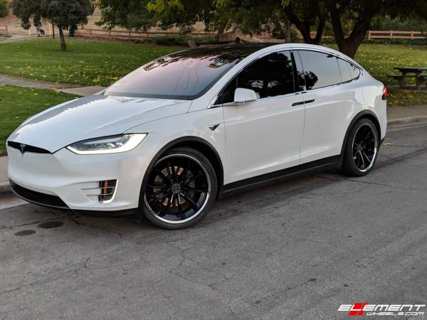 Staggered 22" Blaque Diamond BD-23 In Gloss Black W/ Stainless Steel Lip on a 2018 Tesla  Model X