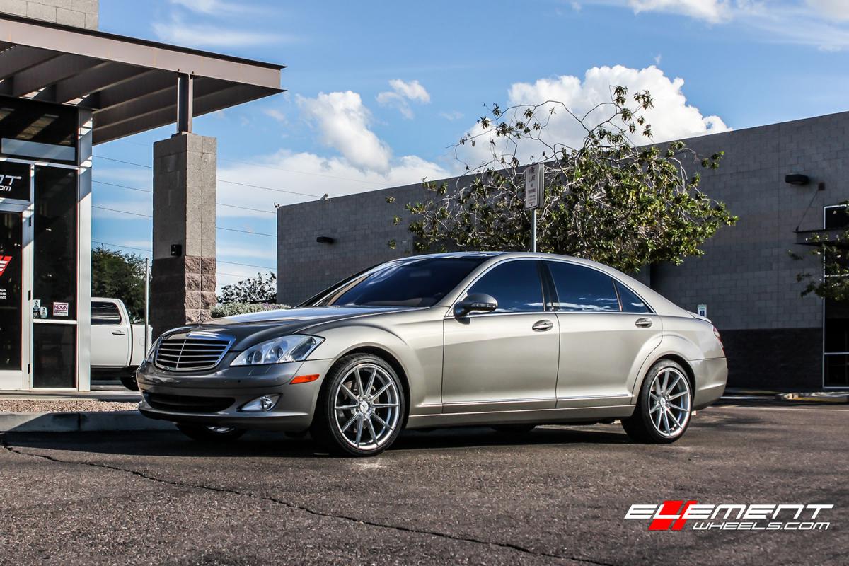 20 inch Staggered Variant Argon Silver Mirror Face on a 2007 Mercedes Benz S550