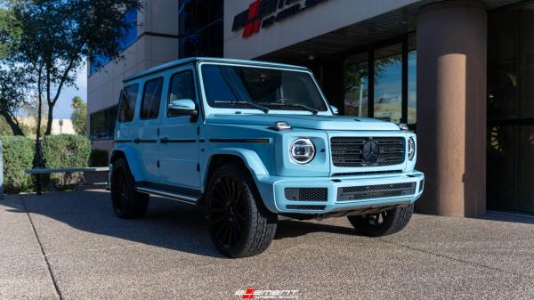 24 Inch Gianelle Verdi in Gloss Black on a 2019 Mercedes Benz G550