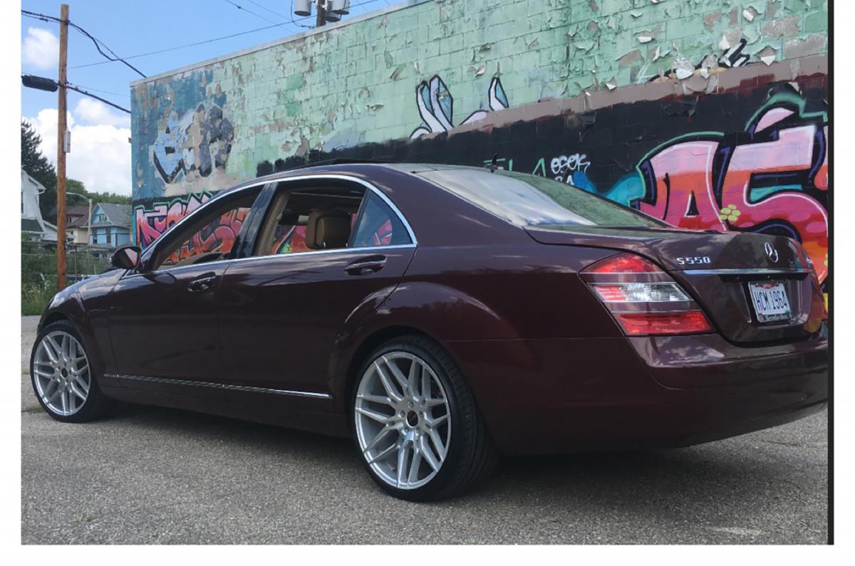 20in staggered Giovanna Bogota Gloss Silver w/machined face on a 07 Mercedes Benz S550 w/ Specs
