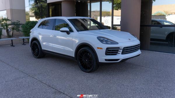 22 Inch Staggered Savini BM16 in Gloss Black on a 2021 Porsche Cayenne