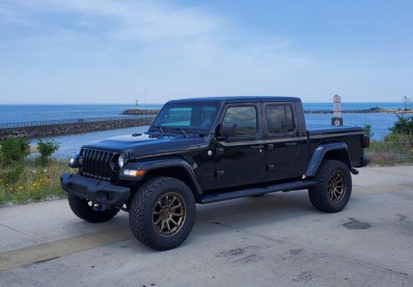 20 inch Fuel Off-Road Torque Matte Bronze on a Lifted 2021 Jeep Gladiator Sport
