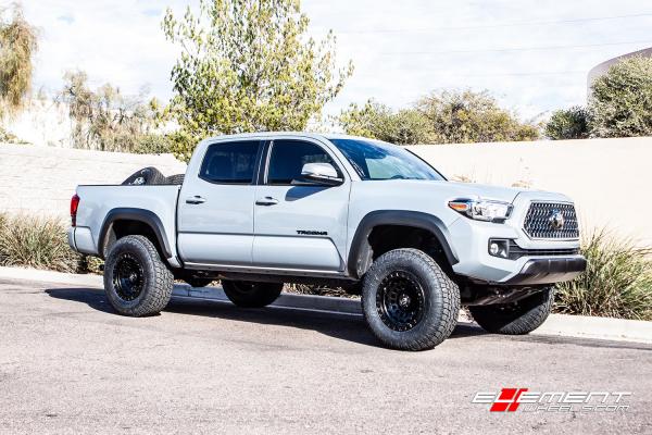 17 inch Fuel Zephyr Matte Black on 2018 Toyota Tacoma w/ 3 inch Lift