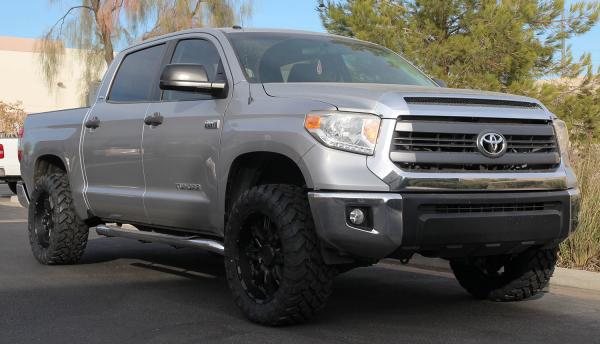 20 inch Level 8 Off-Road Slingshot Matte Black on a 2015 Toyota Tundra 2WD Crew Cab