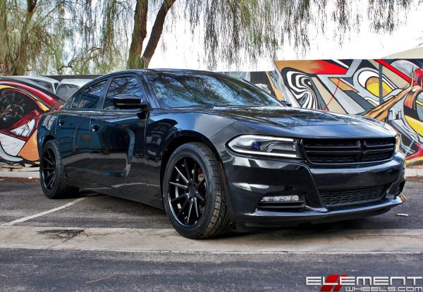 20 inch Staggered Ferrada FR4 Matte Black w/ Gloss Black Lip on a 2016 Dodge Charger w/ Specs