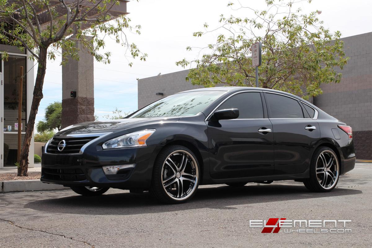 20 inch Helo HE875 Chrome with Gloss Black Accents on 2015 Nissan Altima w/ Specs