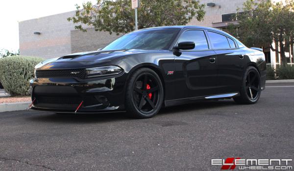 20 inch Staggered Rohana RC22 Matte Black on a 2017 Dodge Charger Scat Pack w/ Specs