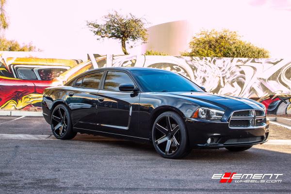 22 inch Verde V24 Invictus Gloss Black w/ Milled Accents on 2014 Dodge Charger