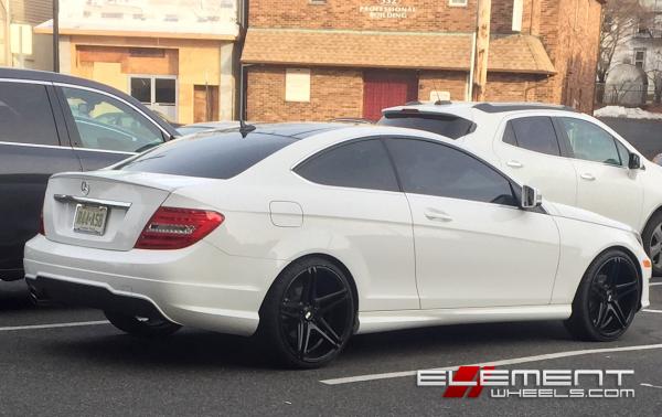 20 inch staggered XO Caracas on 2013 Mercedes C250 Coupe w/ Specs