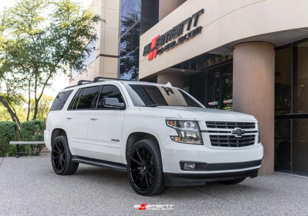 24 inch Lexani CSS-15 Full Gloss Black w/ Covered Cap on a 2019 Chevrolet Tahoe