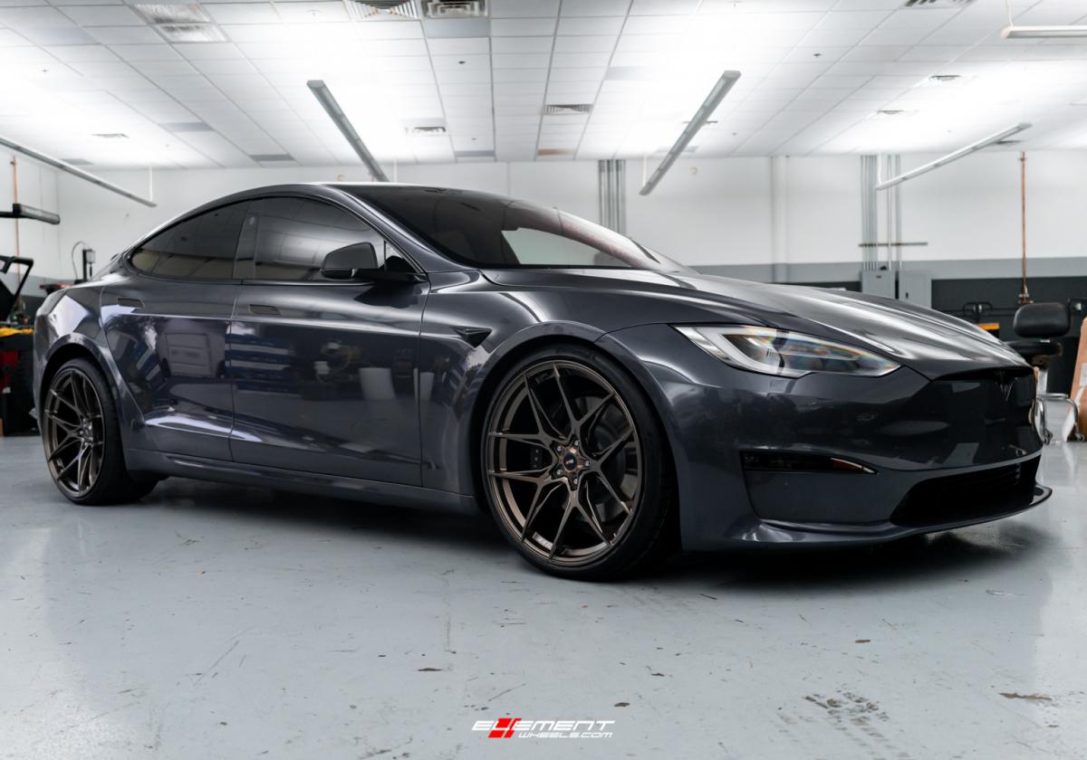 Staggered 22 Inch Savini SV-F5 in Matte Bronze on a 2021 Tesla Model S PLAID