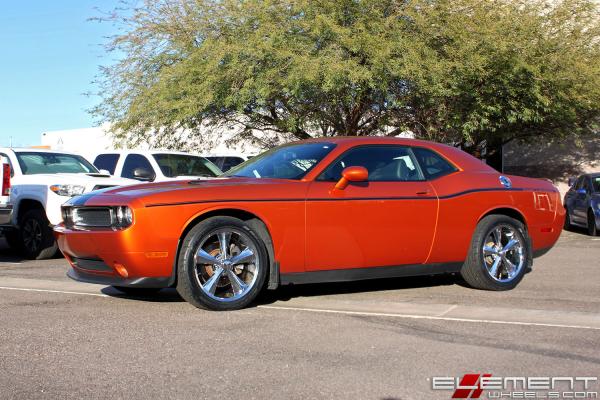 20 inch Staggered Rocket Racing Modern Muscle Chrome on a 2011 Dodge Challenger w/ Specs